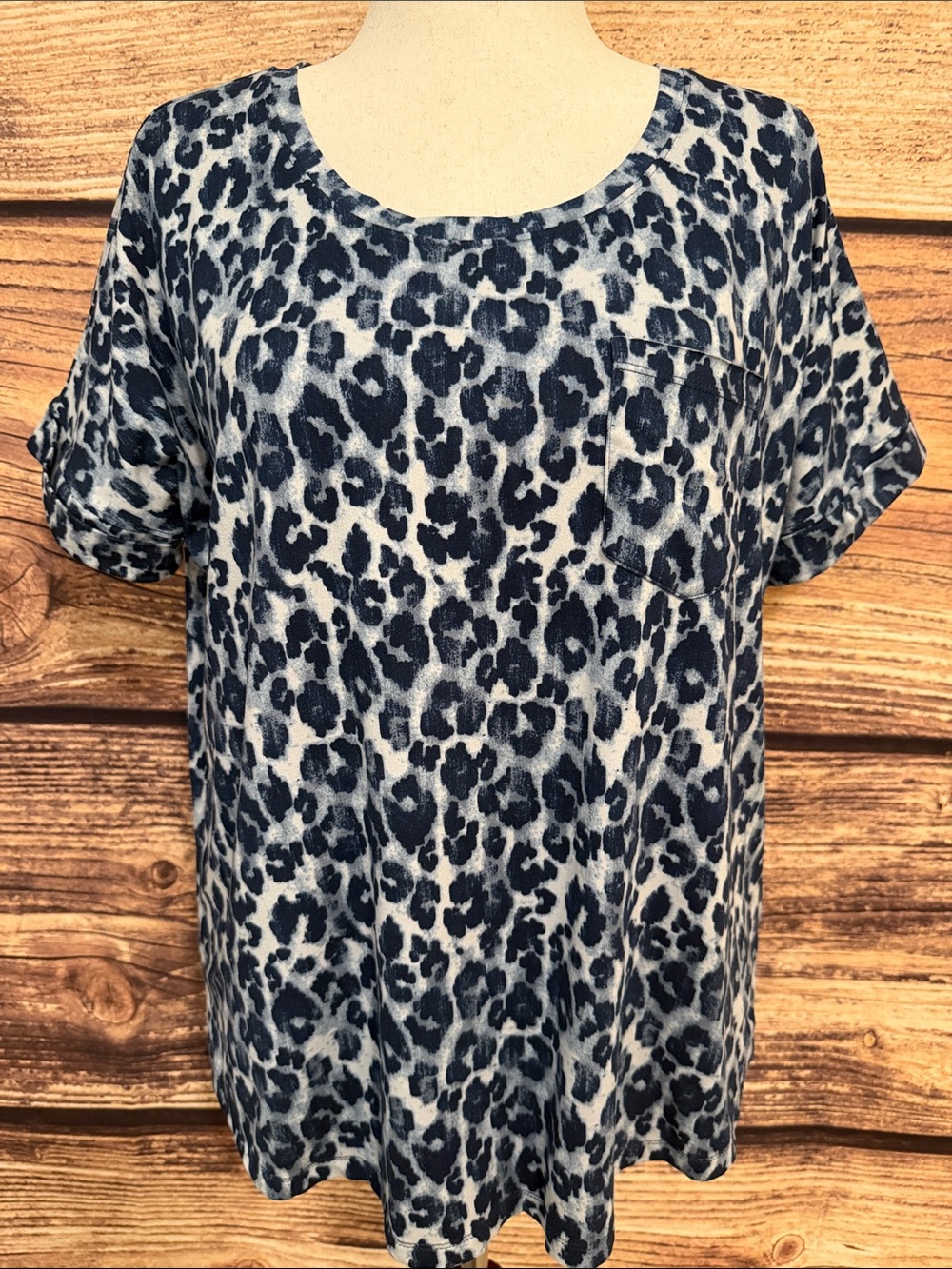 Wonderly Navy & Light Blue Leopard Pocket Short Sleeve Tee NWOT